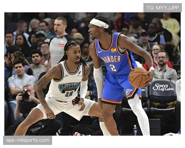 战术板：解析灰熊如何利用莫兰特的冲击力改变对手防守阵型